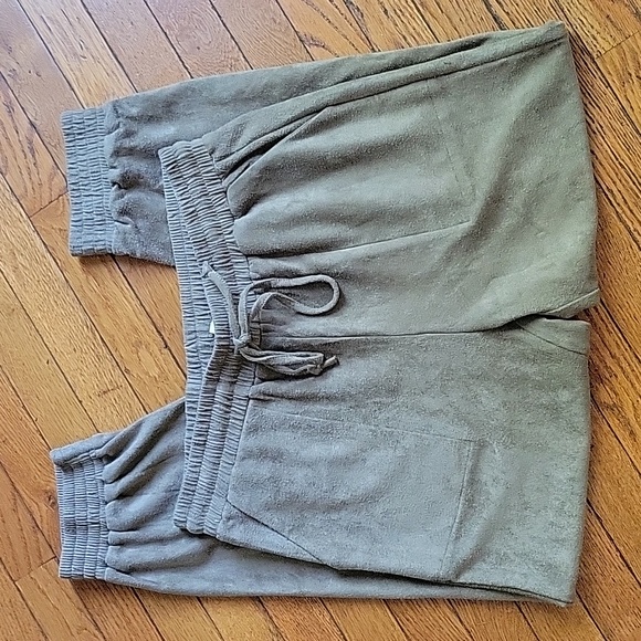 2/$15 Hem & Thread Olive Jogger Pants (L) - Picture 4 of 7